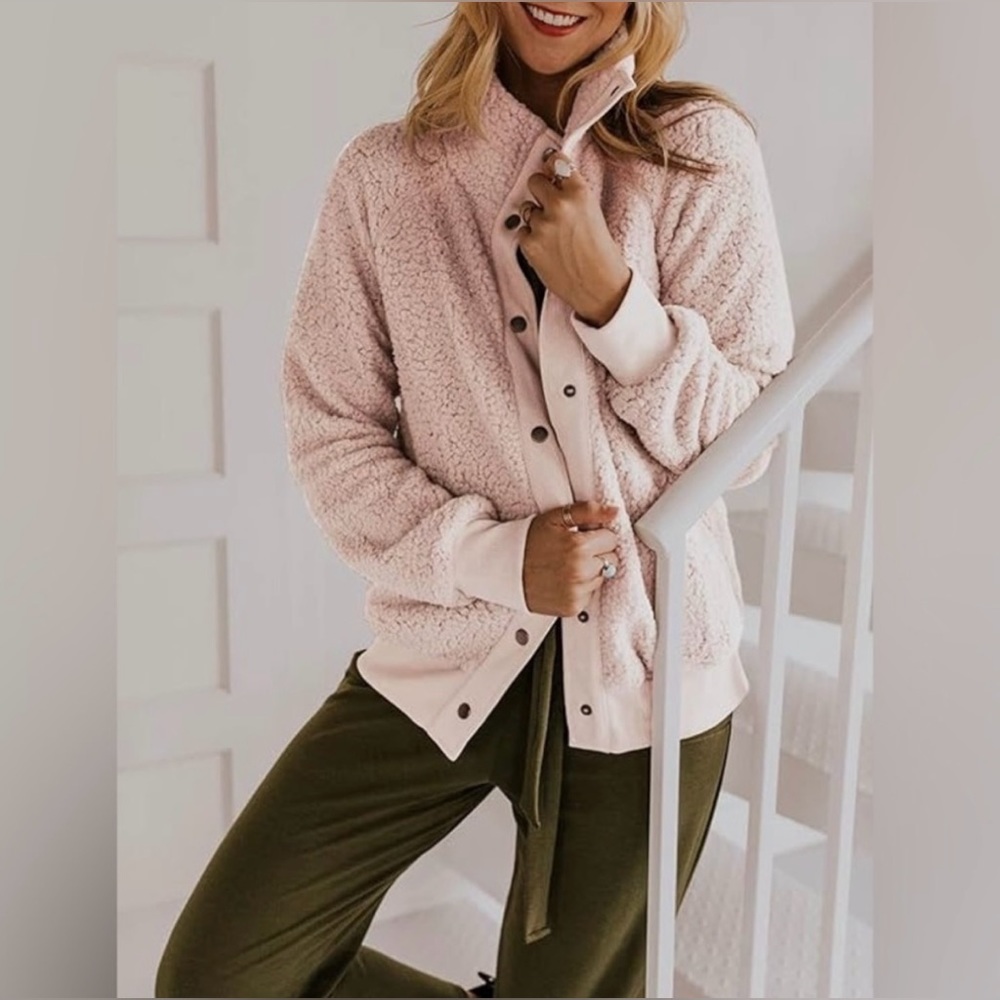 Boutique Small Sherpa Fuzzy Pink Jacket. 💞⚡️